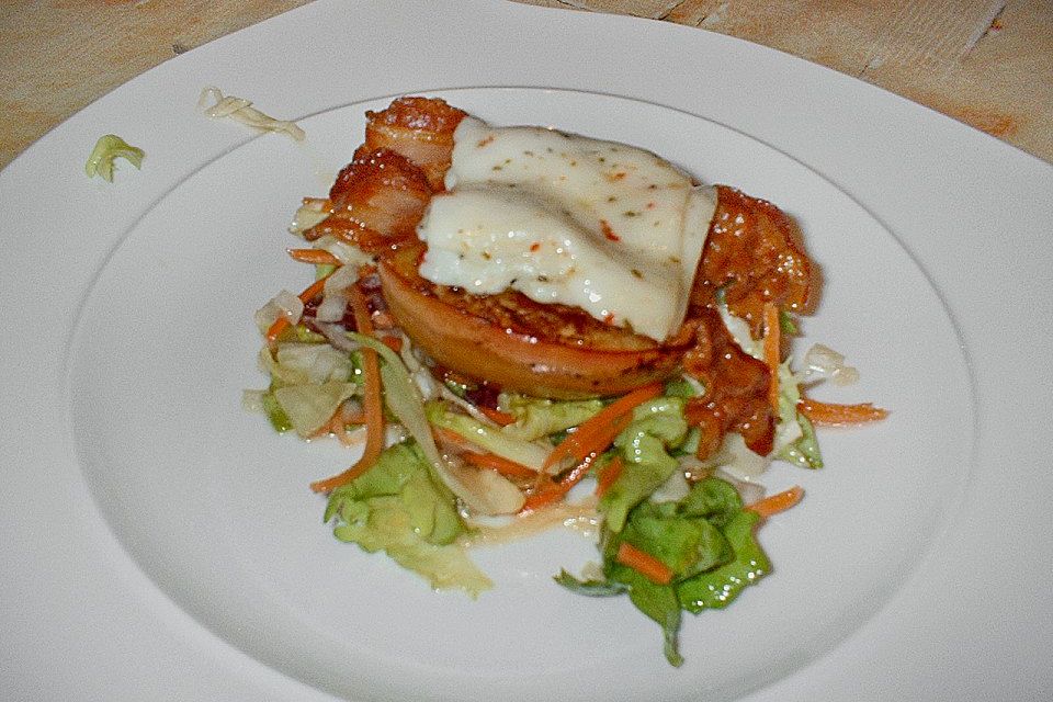 Gudruns Apfel-Speck-Ziegenkäsetürmchen mit Honig und Thymian