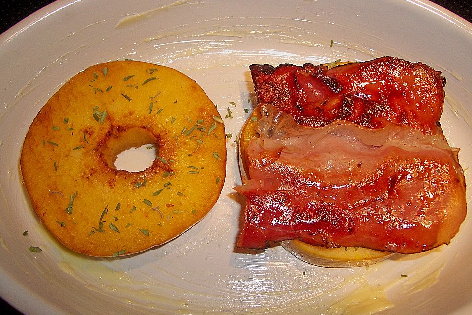 Gudruns Apfel-Speck-Ziegenkäsetürmchen mit Honig und Thymian