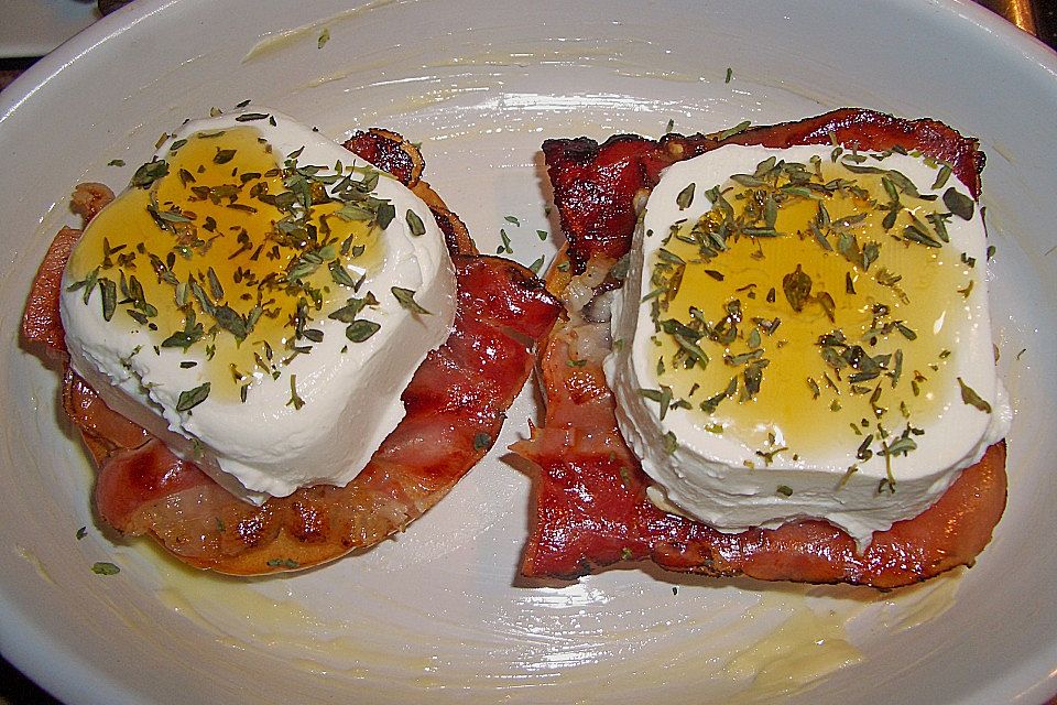 Gudruns Apfel-Speck-Ziegenkäsetürmchen mit Honig und Thymian