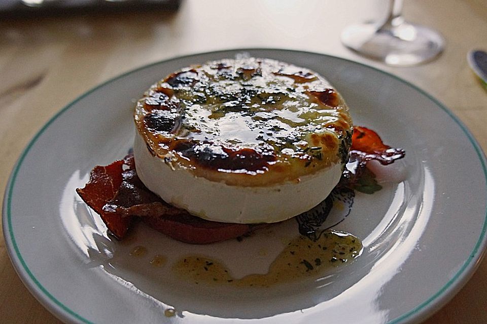 Gudruns Apfel-Speck-Ziegenkäsetürmchen mit Honig und Thymian