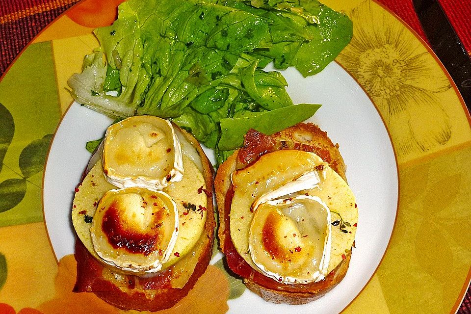 Gudruns Apfel-Speck-Ziegenkäsetürmchen mit Honig und Thymian