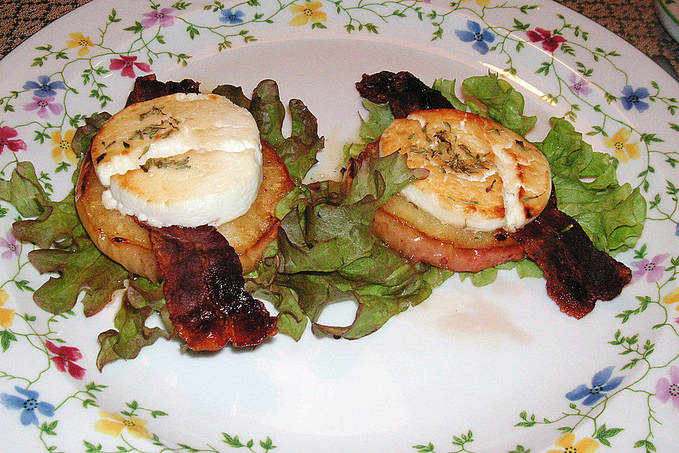 Gudruns Apfel-Speck-Ziegenkäsetürmchen mit Honig und Thymian