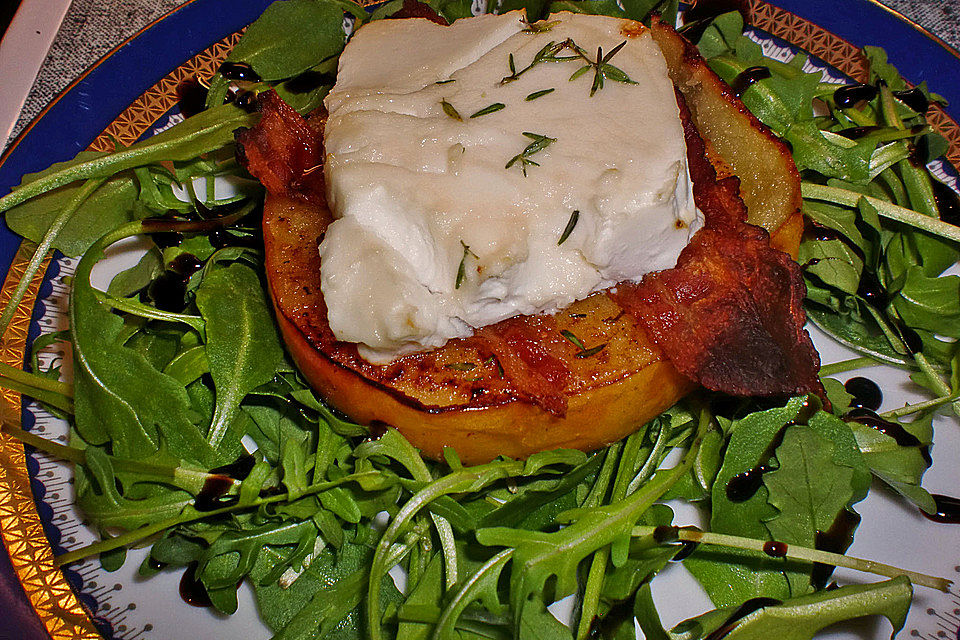 Gudruns Apfel-Speck-Ziegenkäsetürmchen mit Honig und Thymian