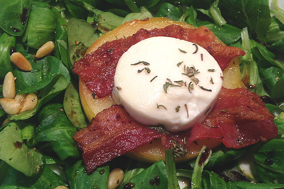 Gudruns Apfel-Speck-Ziegenkäsetürmchen mit Honig und Thymian