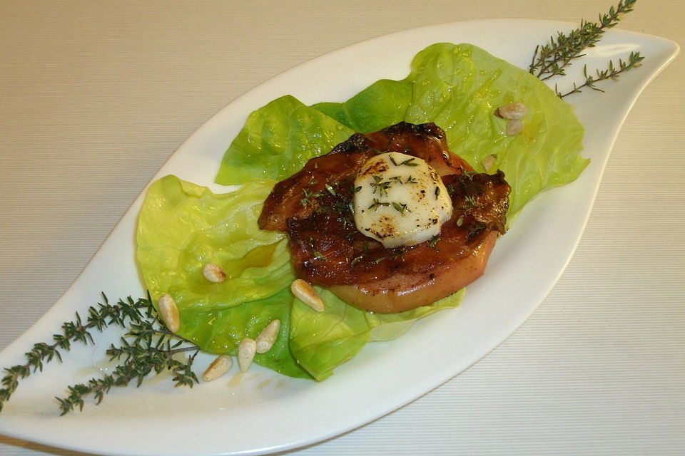 Gudruns Apfel-Speck-Ziegenkäsetürmchen mit Honig und Thymian