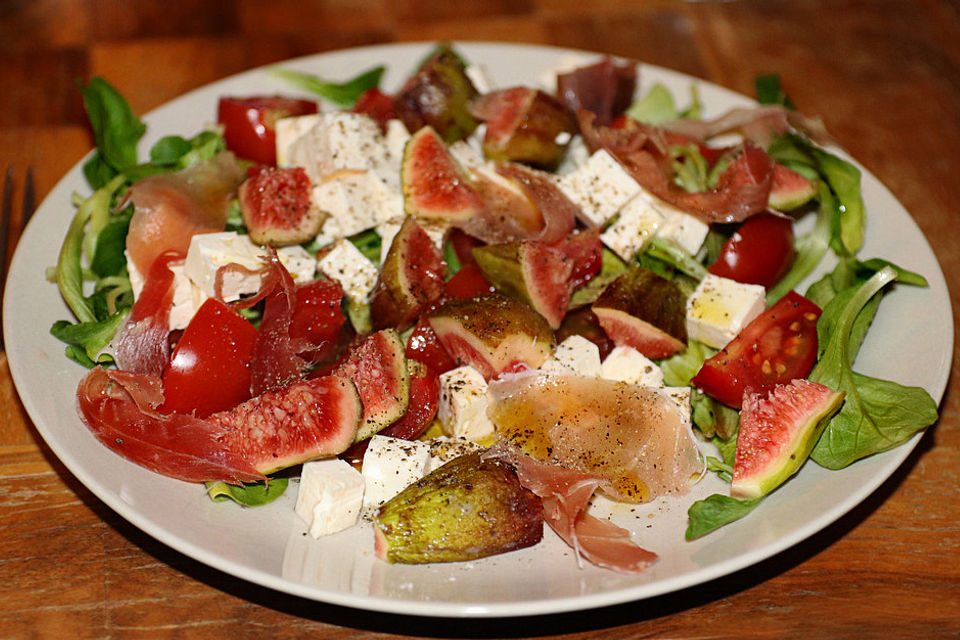 Feigensalat mit Parmaschinken und Mozzarella Feigensalat mit Parmaschinken und Mozzarella