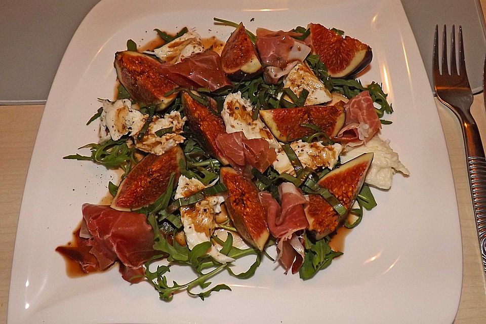 Feigensalat mit Parmaschinken und Mozzarella Feigensalat mit Parmaschinken und Mozzarella