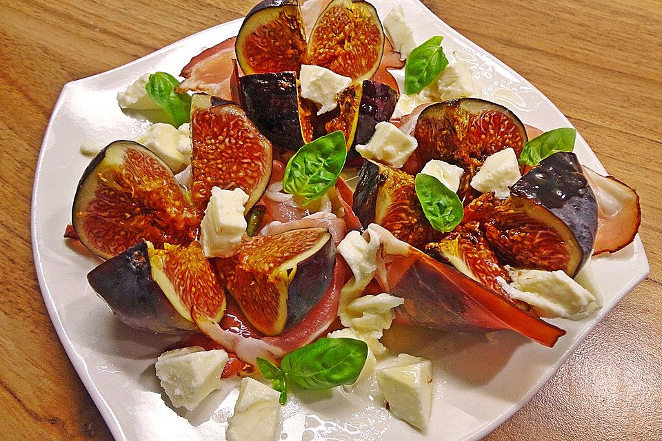 Feigensalat mit Parmaschinken und Mozzarella Feigensalat mit Parmaschinken und Mozzarella