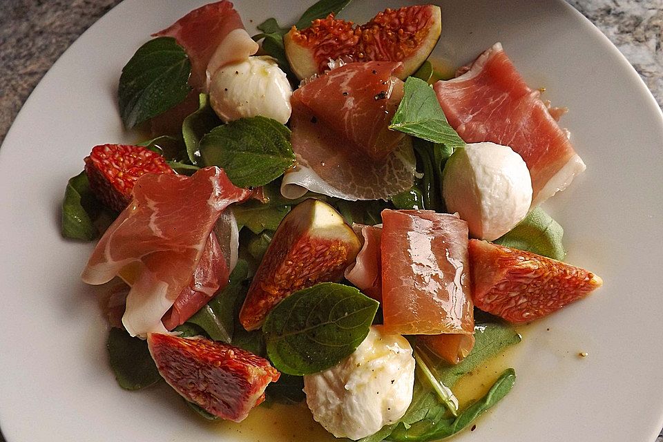 Feigensalat mit Parmaschinken und Mozzarella Feigensalat mit Parmaschinken und Mozzarella