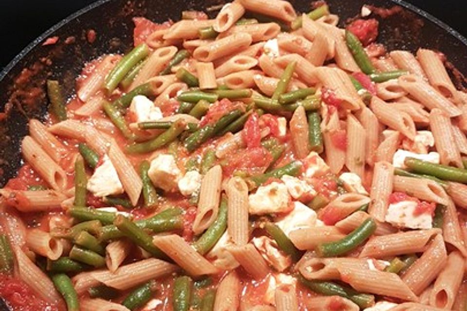 Rigatoni mit Feta und grünen Bohnen