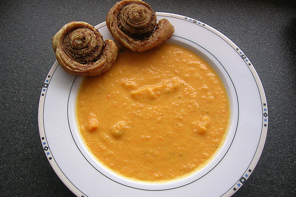 Süßkartoffel-Apfel-Suppe mit Curry