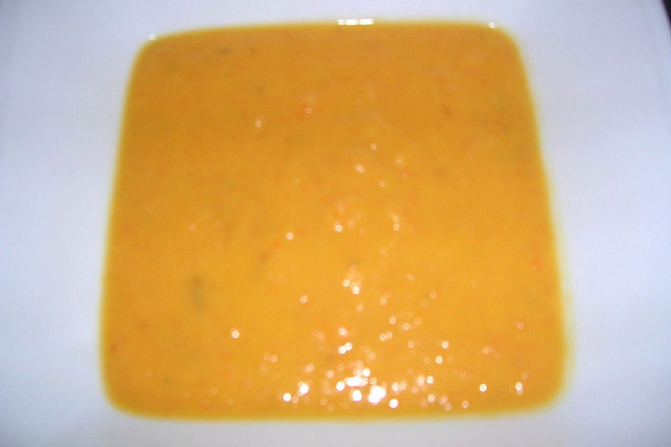 Süßkartoffel-Apfel-Suppe mit Curry