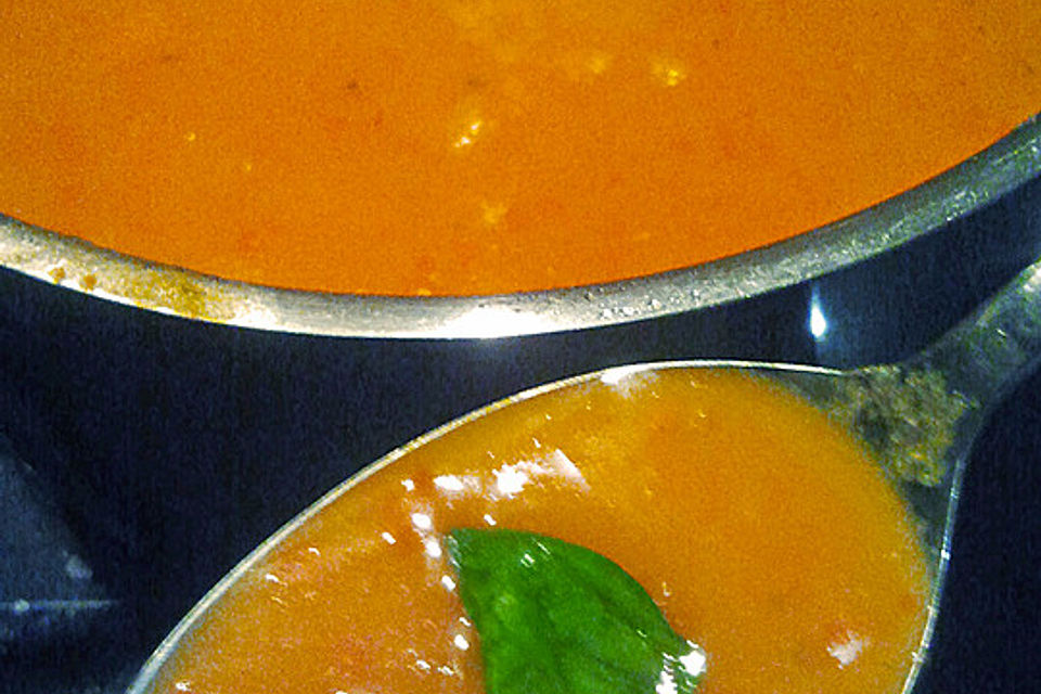 Apfel - Paprika - Suppe