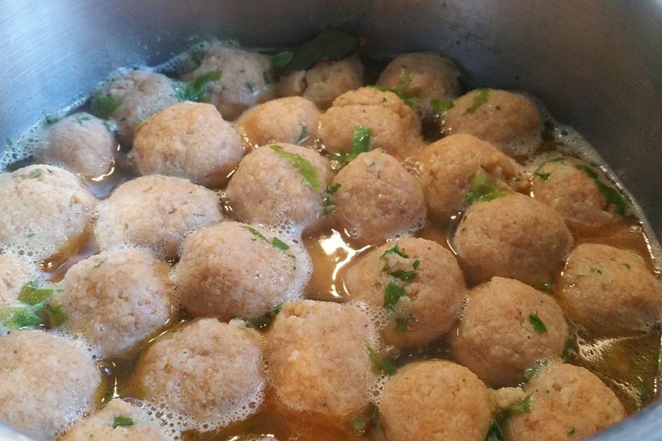 Bröselknödel Suppe