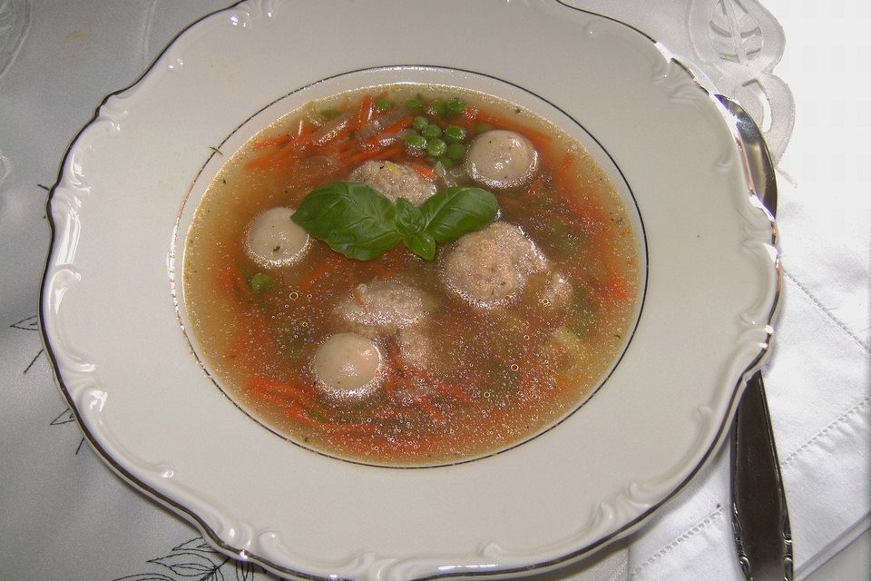 Bröselknödel Suppe