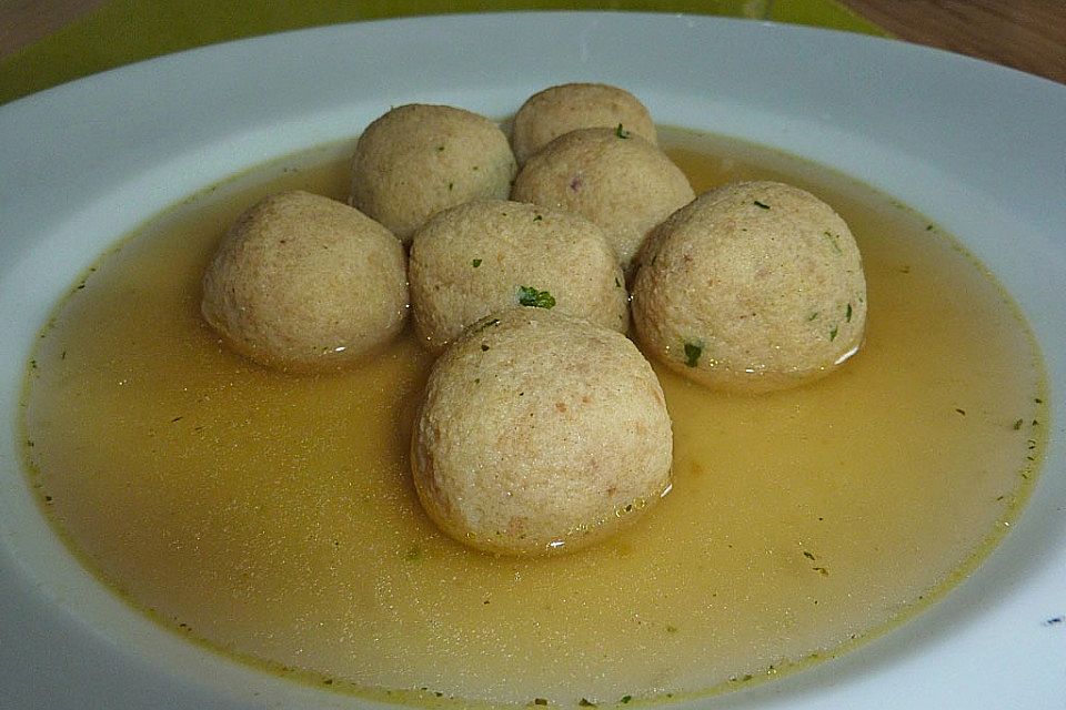 Bröselknödel Suppe