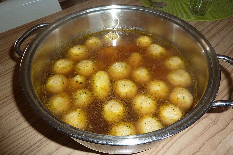 Bröselknödel Suppe