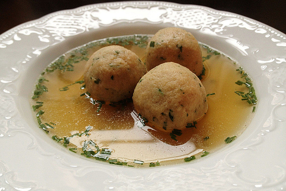 Bröselknödel Suppe