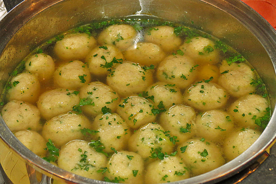 Bröselknödel Suppe