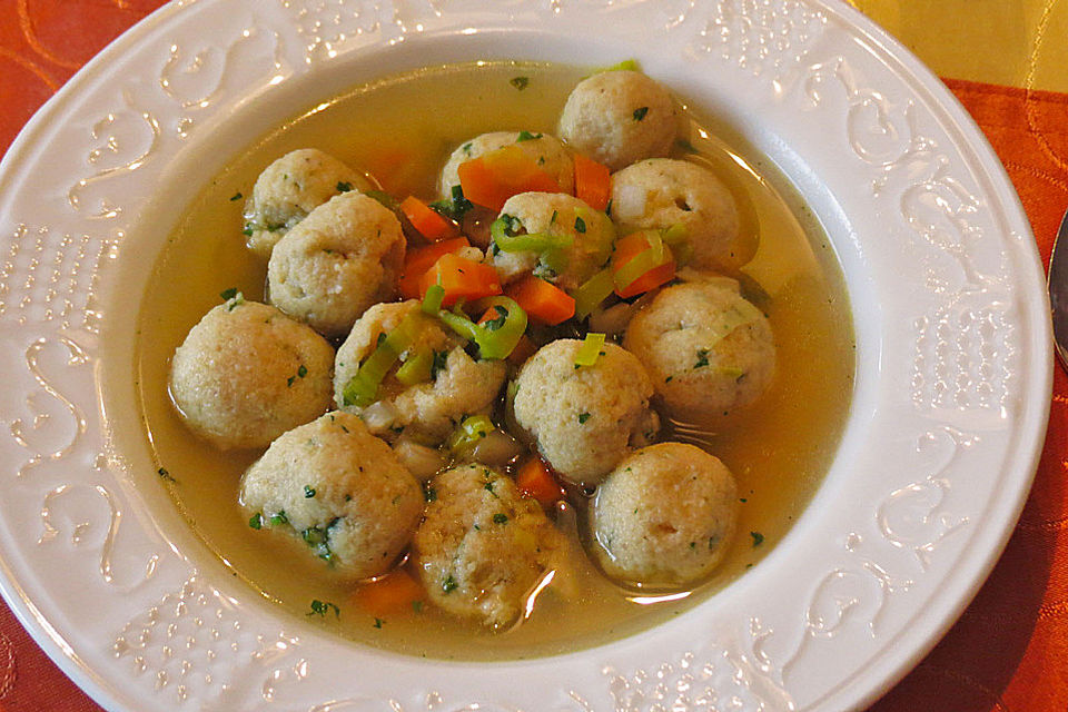 Bröselknödel Suppe