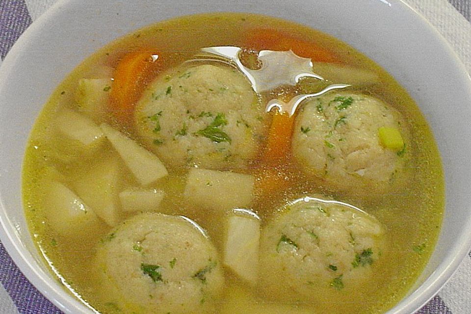 Bröselknödel Suppe