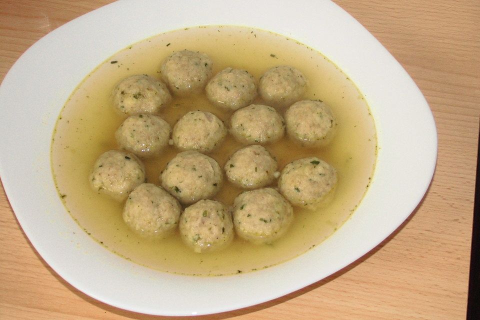 Bröselknödel Suppe