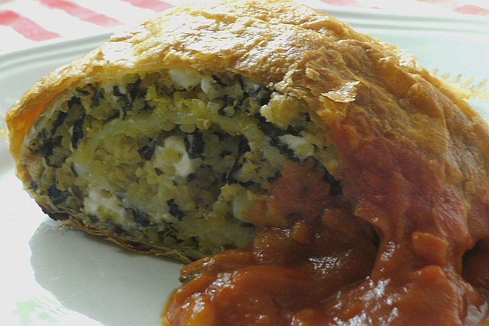 Spinatstrudel mit Bulgur und Schafskäse