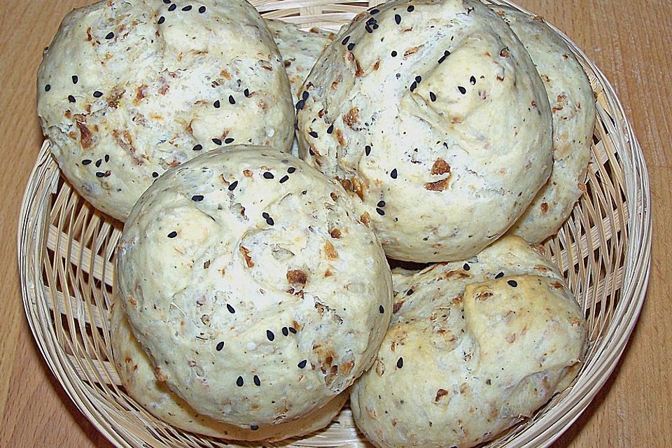 Kleine Knoblauch - Kräuter - Brötchen