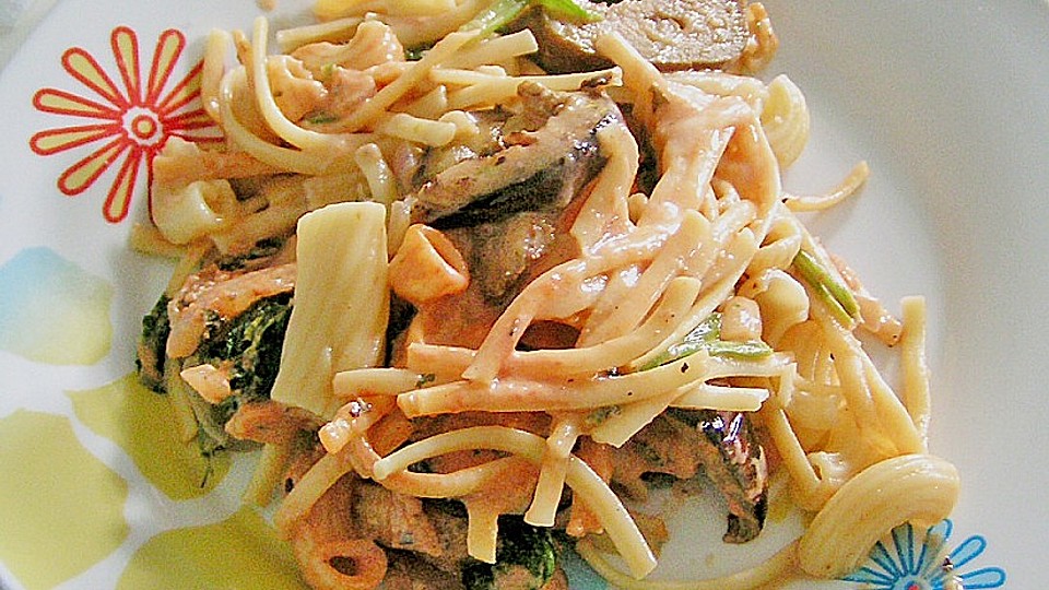 Pastagratin mit Auberginen und Spinat von karaburun