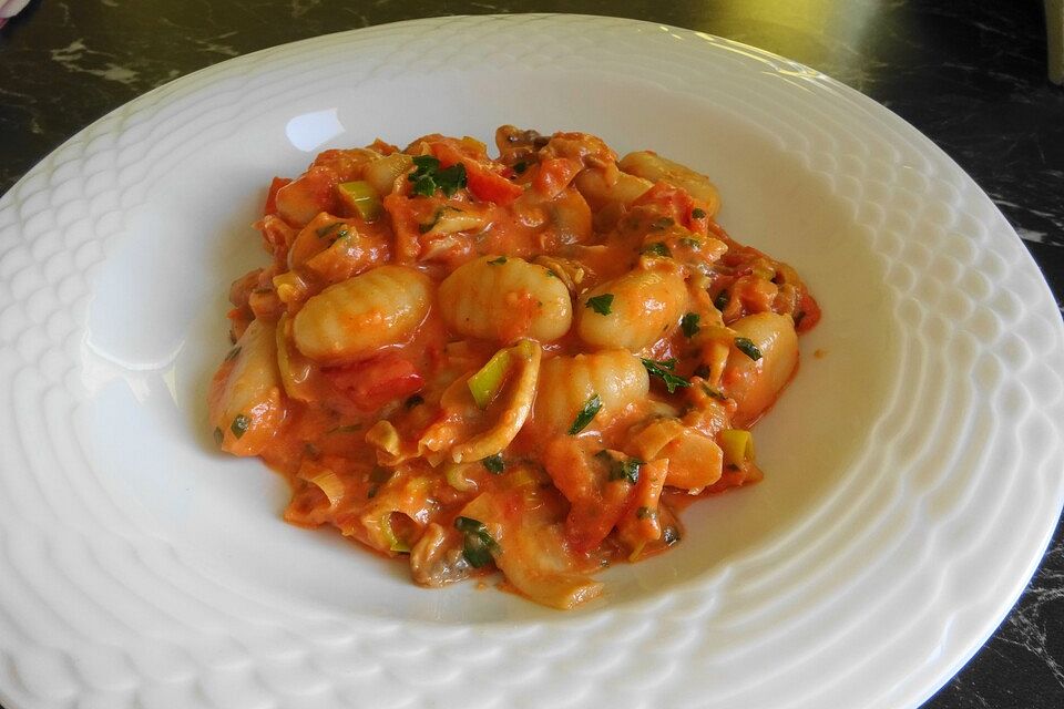 Gnocchi - Pfanne mit Gemüse in Tomatensahnesauce