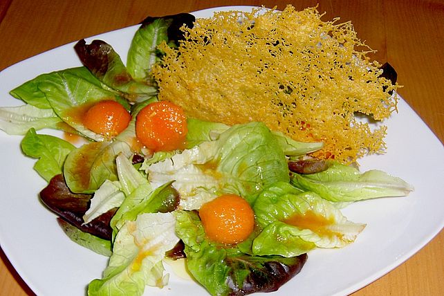 Parmesankörbchen mit Blattsalat und Melone von curly64| Chefkoch