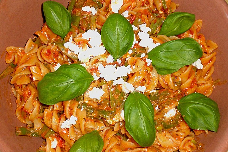 Spaghetti mit Bohnen und Schafskäse