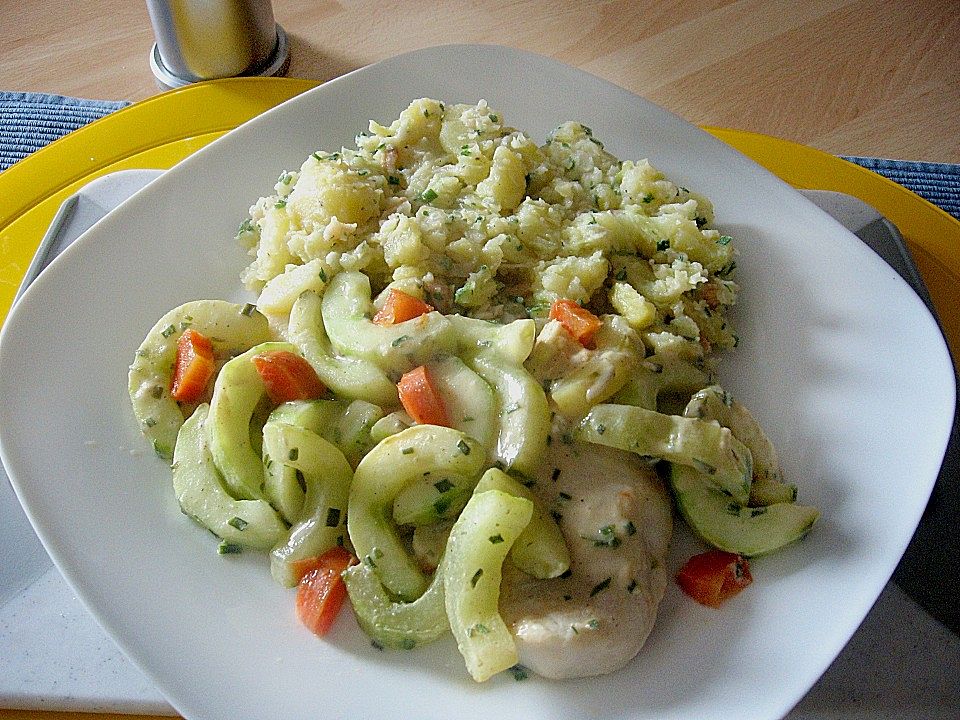 Lachs mit zartem Gurkengemüse in Dillsauce | Chefkoch