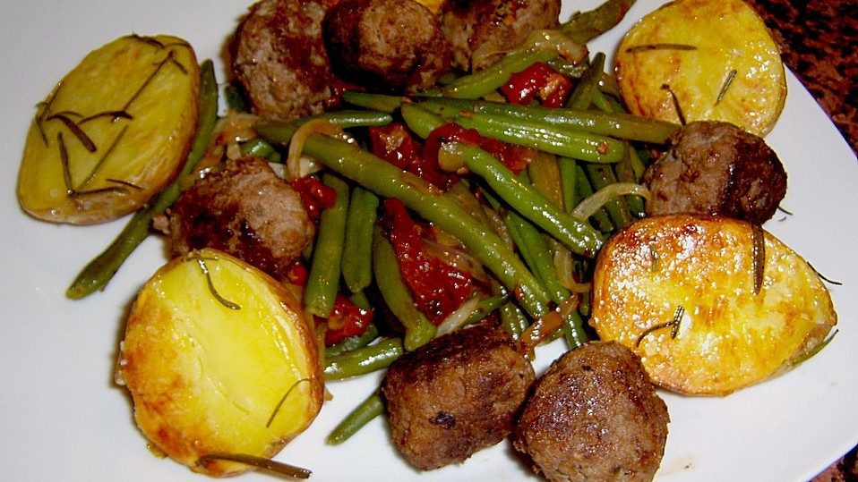 Bohnen-Pfifferlingspfanne mit Hackbällchen von Sivi Bohnen-Pfifferlingspfanne mit Hackbällchen von Sivi