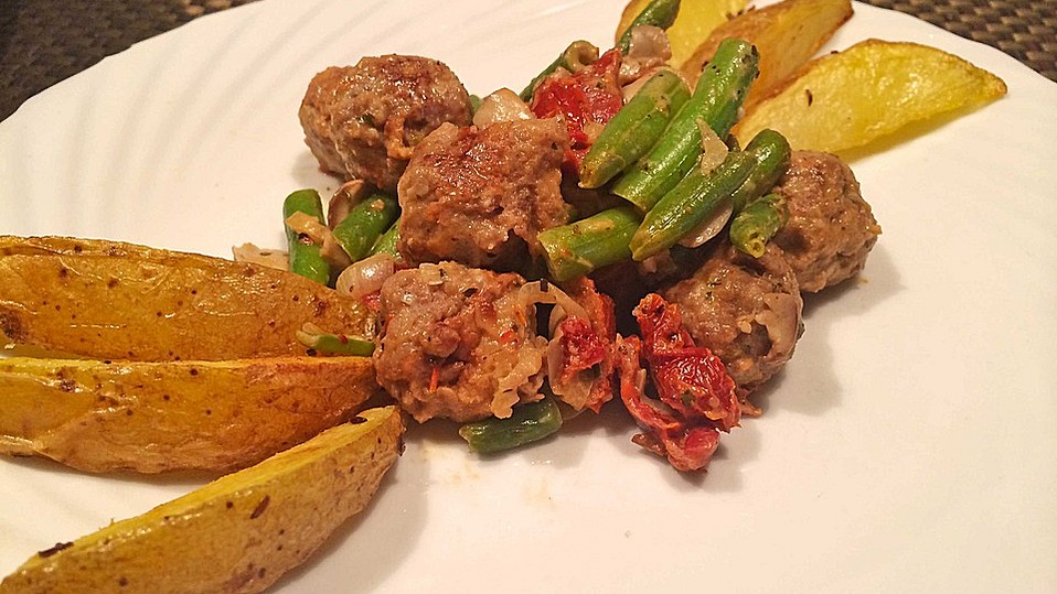 Bohnen-Pfifferlingspfanne mit Hackbällchen von Sivi Bohnen-Pfifferlingspfanne mit Hackbällchen von Sivi