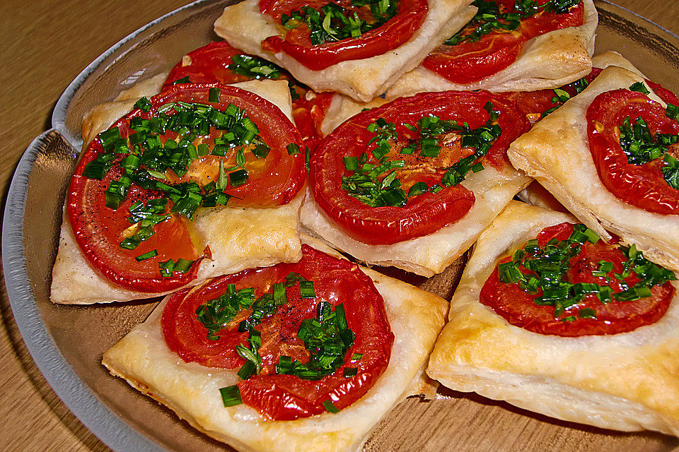 Blätterteig-Tomaten-Quadrate