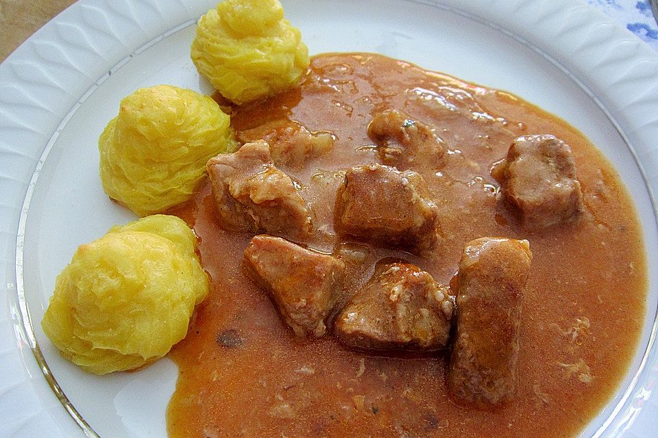 Zwiebelgulasch