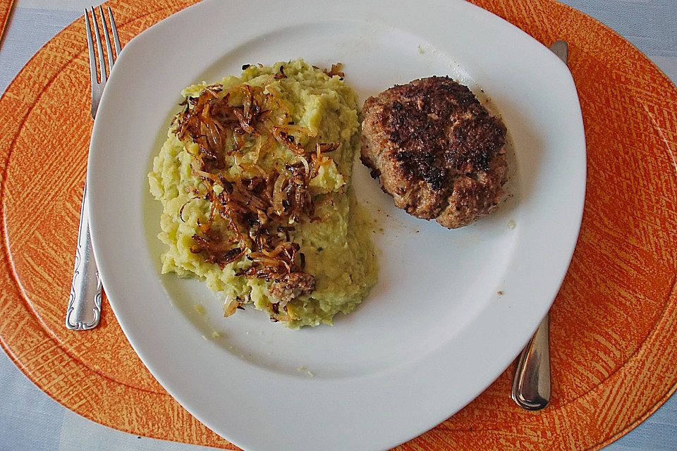 Rosenkohlpüree mit geschmelzten Zwiebeln