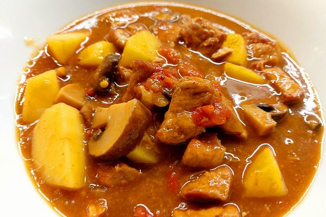 Gulasch - Topf aus dem Ofen von Ziki| Chefkoch