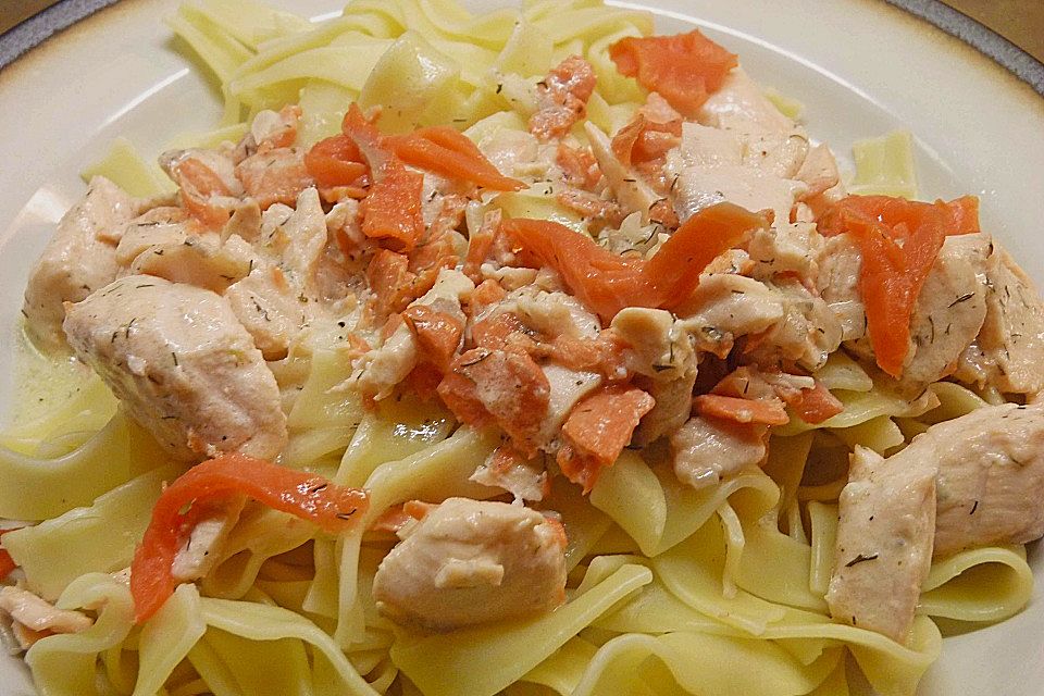 Bandnudeln mit zweierlei Lachs