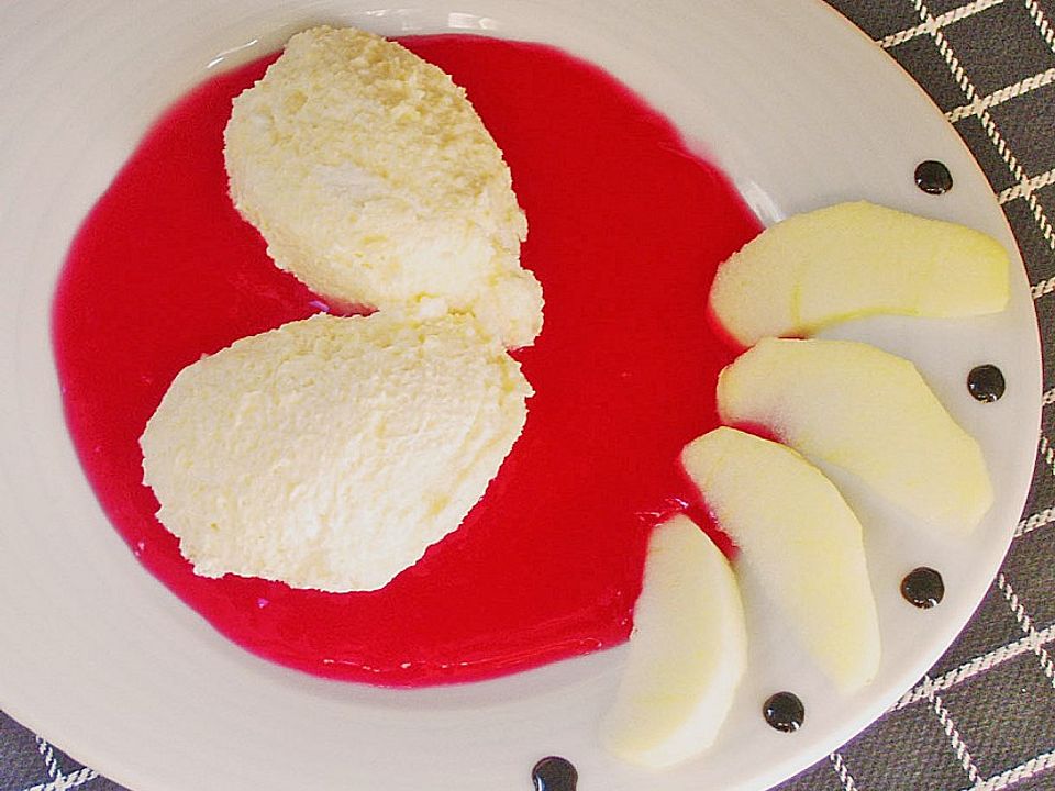 Apfelschaum mit Holunderbeersauce von Gilla| Chefkoch