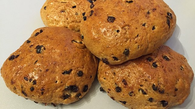 Dinkel - Rosinenbrötchen