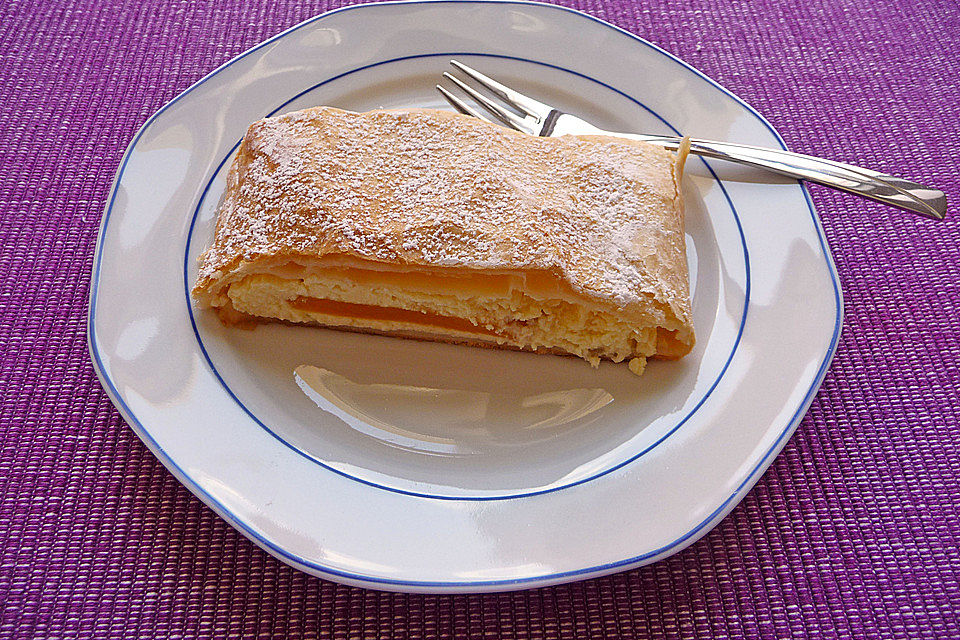 Topfen - Marillen - Strudel