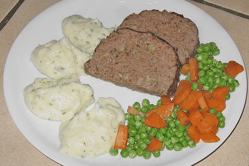 Hackbraten mit Karottengemüse