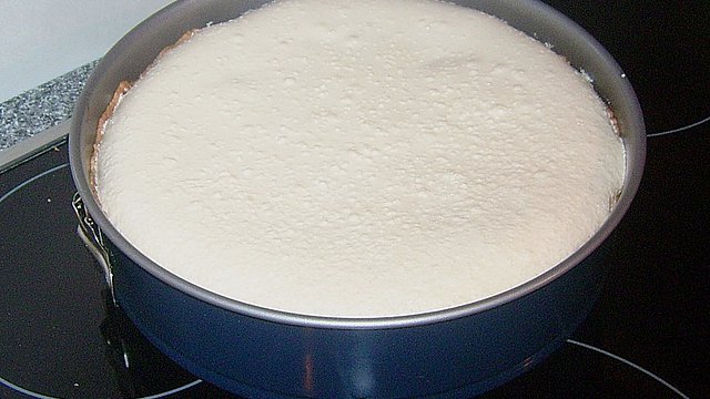 Käsekuchen mit Eischneehaube von toschitje