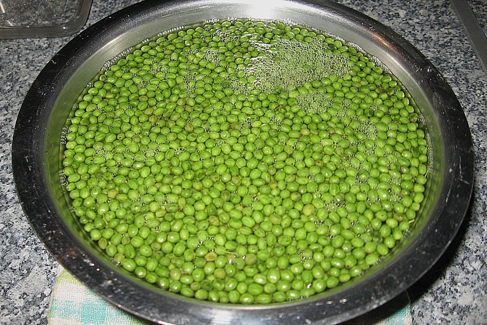 Kapern aus grünen Holunderbeeren Kapern aus grünen Holunderbeeren