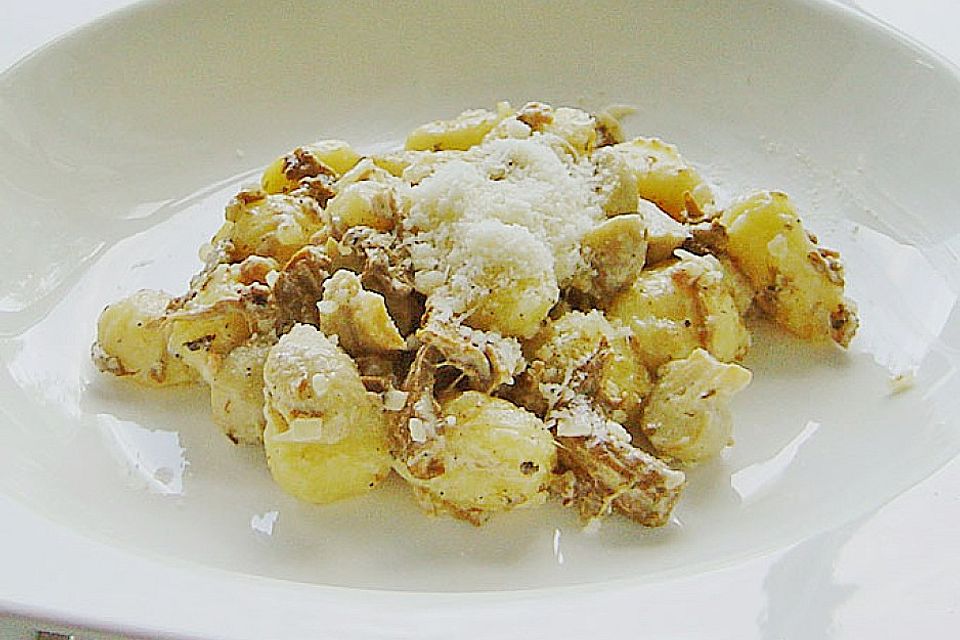 Gnocchi mit Pfifferlingen und Salbei