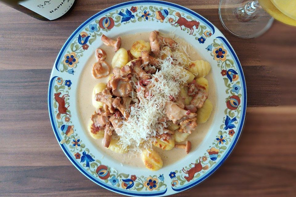 Gnocchi mit Pfifferlingen und Salbei