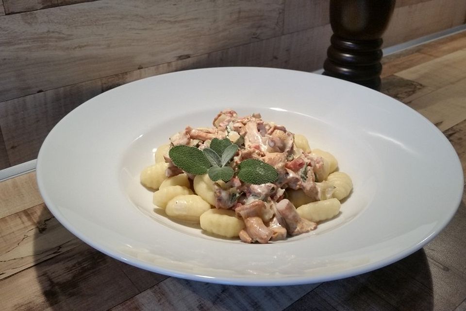 Gnocchi mit Pfifferlingen und Salbei