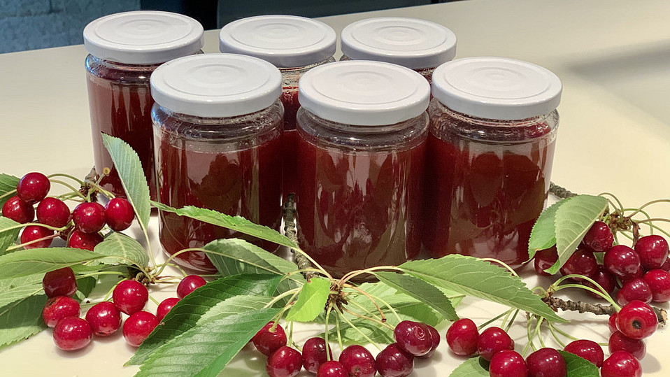 Kirschmarmelade mit Amaretto von tasmia Kirschmarmelade mit Amaretto von tasmia